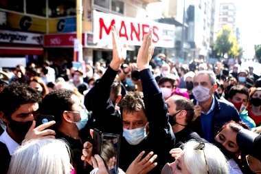 Ante una multitud en La Plata, Manes pidió presencialidad completa en las escuelas