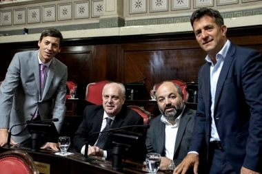 Senadores opositores arremetieron contra Kicillof: “Vino a continuar su campaña”