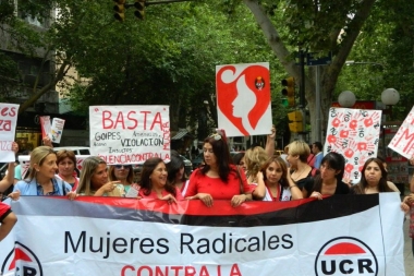 Mujeres de la UCR se plantan contra la “violencia machista”, ante las denuncias de abuso