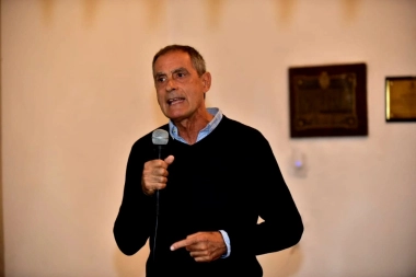 Apoyo a Kicillof del radicalismo de Manes: quieren suspender las PASO para que no "se vote tres veces"