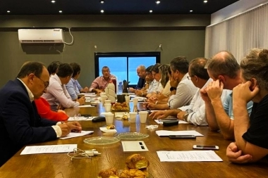 Intendentes radicales se reunieron para analizar la posible eliminación de las PASO en la Provincia