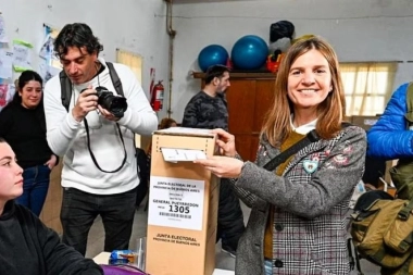 Raverta votó en Mar del Plata y afirmó: "Es alentador saber que la gente fue a votar”