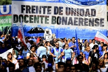 Cinco días después que Suteba, la FEB aceptó la oferta salarial de Kicillof para mayo