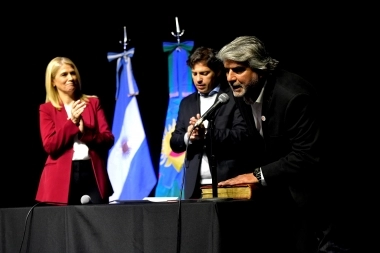 Kicillof le tomó juramento: Correa tomó el mando del Ministerio de Trabajo bonaerense