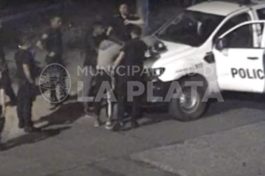 Video: forzaron una camioneta para robarla y fueron detenidos