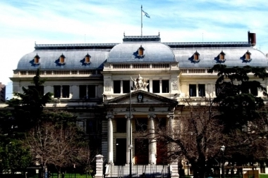 Senadores proponen más herramientas para “frenar la puerta giratoria”: en qué consiste