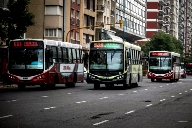 Por incumplimientos de Milei, la UTA amenazó con un paro de colectivos que afectará al AMBA