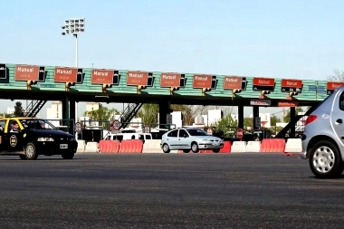 Milei se olvida del bolsillo argentino y vuelve a subir la tarifa de los peajes que conectan el AMBA