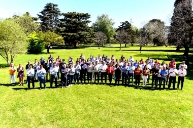 Primera foto de unidad de los candidatos Juntos en la Segunda Sección