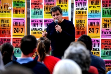 En el marco de su gira “Empatía”, Manes criticó al Gobierno y habló sobre Cristina