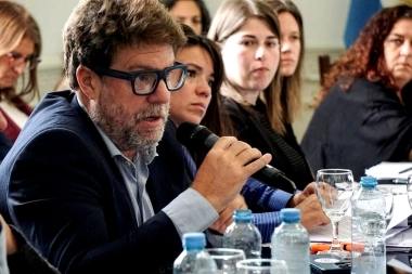 Garciarena dijo “no” a reelecciones indefinidas y descartó pactos electorales de la UCR con el PRO o libertarios