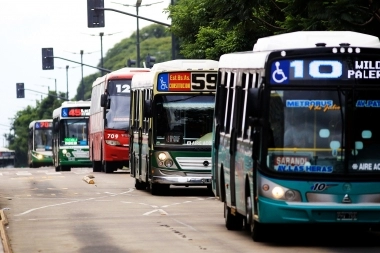 Tras reunión con empresarios de transporte, Massa anunció el fin del paro de colectivos