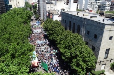 Paritarias sin resolver: masiva protesta de municipales toda la Provincia en Mar del Plata
