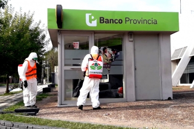 Esteban Echeverría: el municipio intensifica los operativos de desinfección y entrega de alimentos