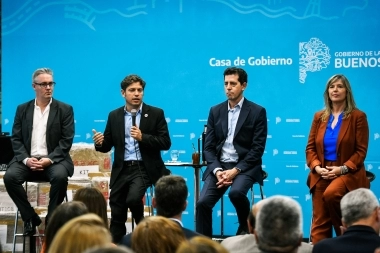 Kicillof anunció la entrega de 500 kits tecnológicos para el Registro Provincial de las Personas