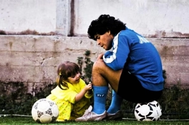 La historia del padre detrás del barrilete cósmico: el gran estreno de “La Hija de Dios: Dalma Maradona”