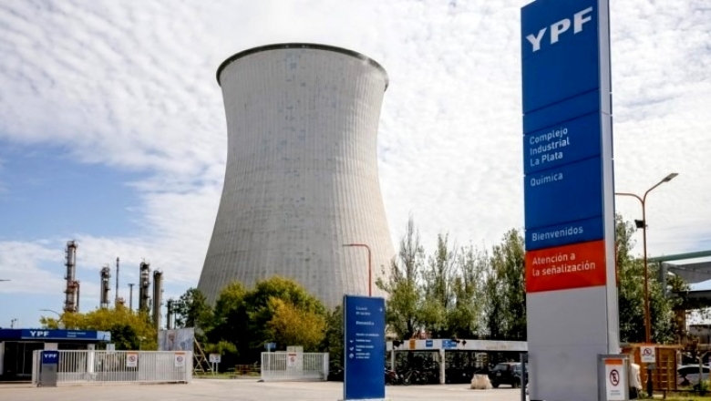Entró con un arma de fuego a la destilería de YPF de Ensenada y se suicidó  de un disparo en la cabeza - Cronos Noticias