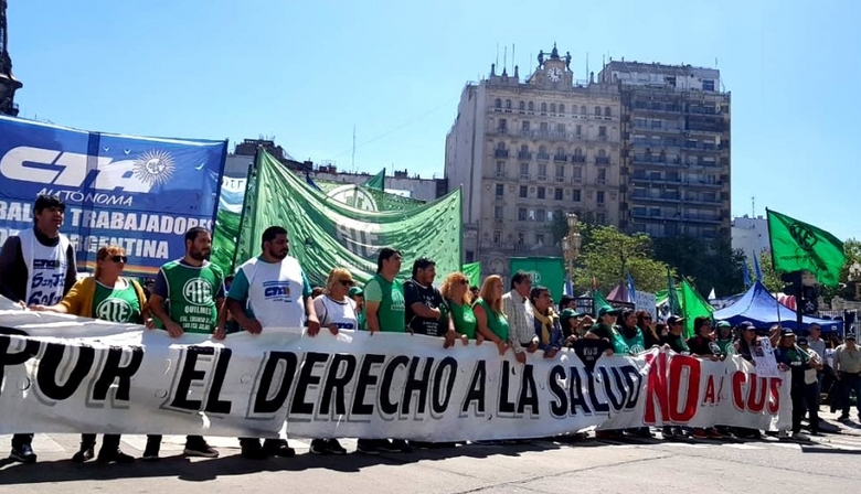 Masiva marcha contra el “ajuste” de la Salud Pública: denuncian ...