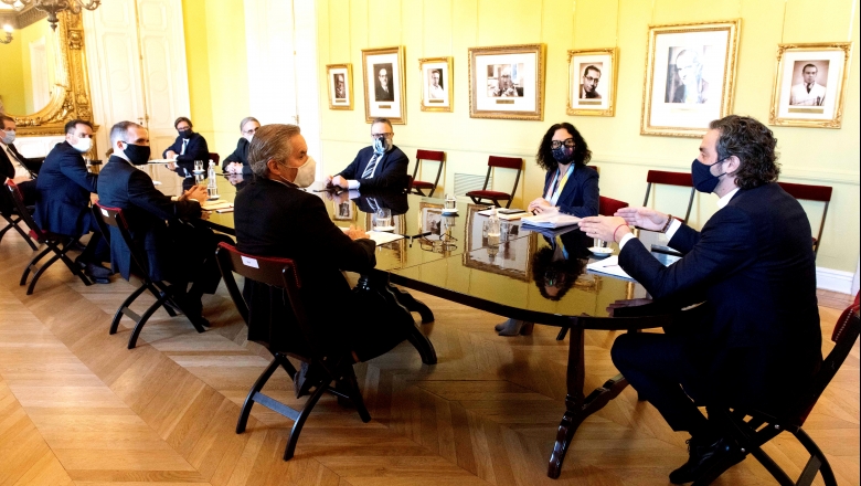 En la primera reunión del gabinete de comercio exterior se proyectó el aumento de exportaciones