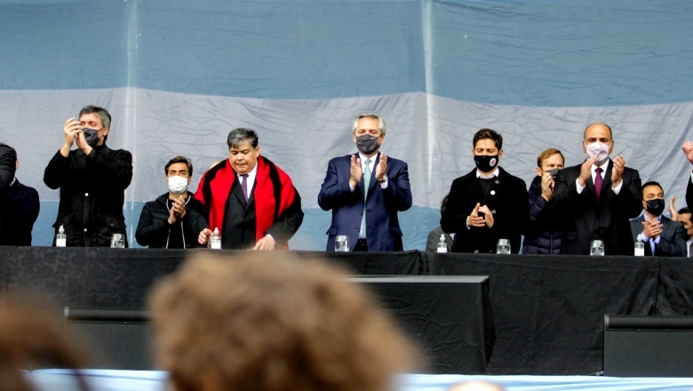 Alberto Fernández, Kicillof e Ishii en acto de inauguración en José C. Paz