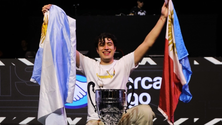 Orgullo nacional: un freestyler argentino ganó la final de la FMS en México