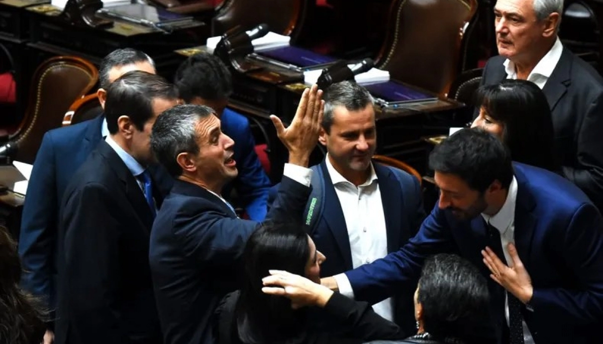 Cuáles son los principales puntos de la edulcorada Ley Ómnibus de Milei ...
