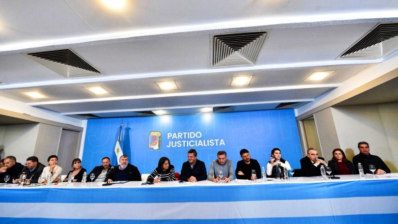 El PJ y otra cumbre para bancar a Cristina: Massa asistió y Kicillof ausente
