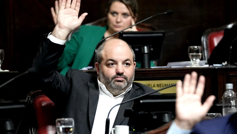 Senador radical afirmó que la interna peronista afecta al funcionamiento de la Legislatura bonaerense