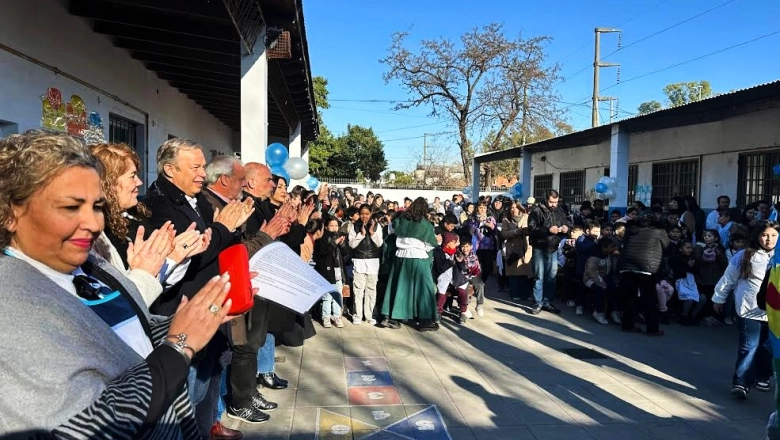 Cascallares encabezó el acto de celebración del 50º aniversario de la Escuela Nº63 de Claypole