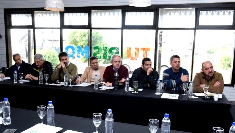 Doce intendentes bonaerenses le piden a Milei que recapacite y le hacen un pedido especial