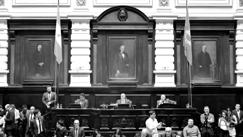 Sin quórum y sin debate en la Legislatura: se frena el endeudamiento que buscaba Kicillof