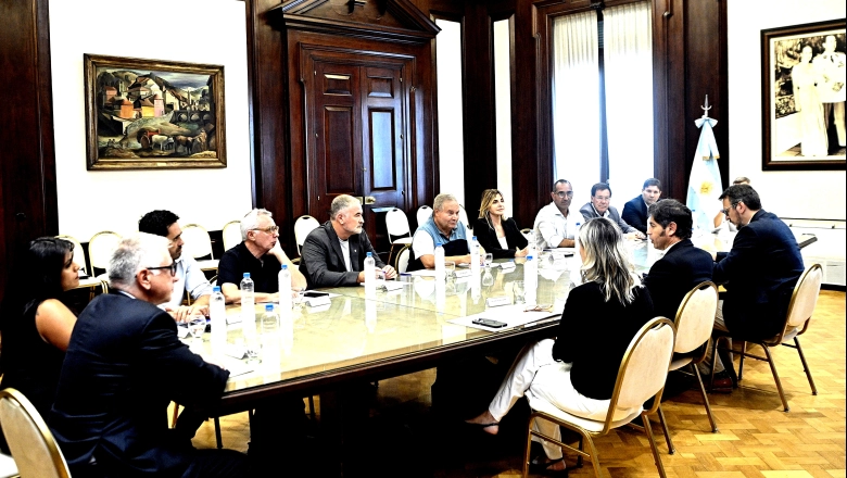 Con un plan clave bajo el brazo, Kicillof reunió a intendentes peronistas, radicales y libertarios