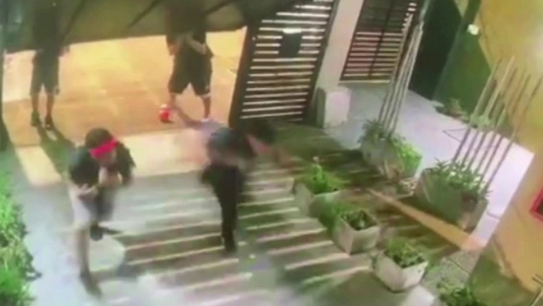 Durante la madrugada una banda de rompeportones robó un edificio en el centro de Lanús