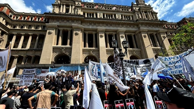 La CGT evitó el paro pero marchará a Tribunales por la Reforma Laboral de Milei que se tratará en el Senado