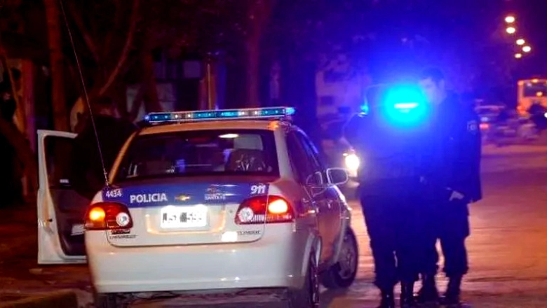 Noche de terror en Merlo: les cruzaron el auto y le robaron a una pareja que estaba con el bebé