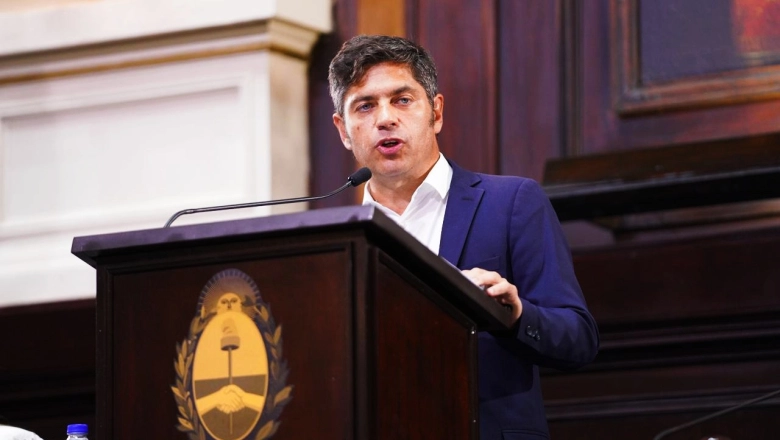 Desde un atril en la Apertura de Sesiones, Kicillof apuntó: “La mano invisible del mercado es un verso, no existe”