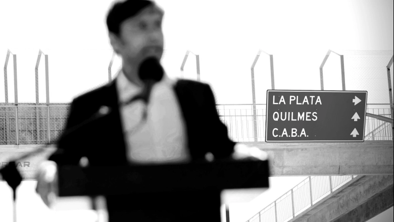 Con un análisis exhaustivo, Kicillof evalúa adelantar la elección bonaerense del 2027