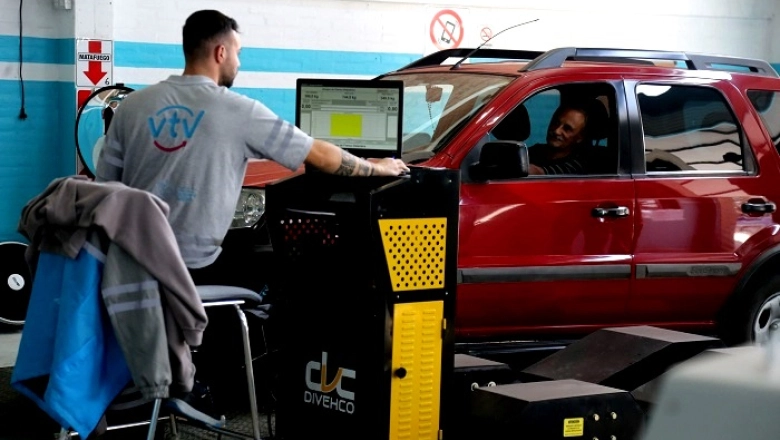 Con motivos sobre la mesa, Kicillof cierra la puerta a Milei y sus desregulaciones a la VTV