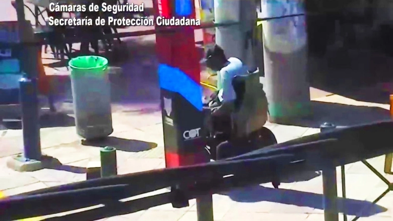 Benavidez parece Disney: Mickey y Minnie le robaron a un hombre en silla de ruedas