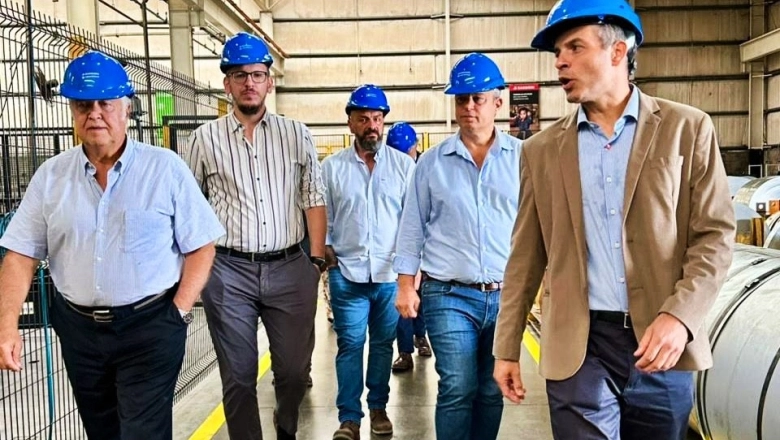 Cascallares y Cuattromo recorrieron la empresa Barbieri en el Parque Industrial de Almirante Brown