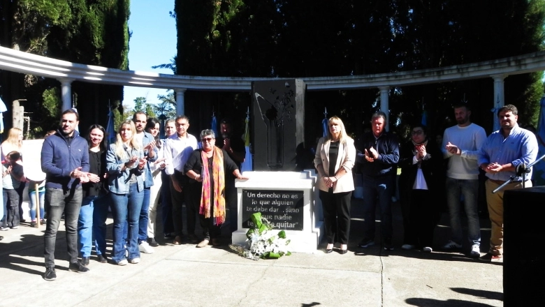 Con el eje en la defensa democrática, Revilla encabezó el acto por la memoria en General Arenales