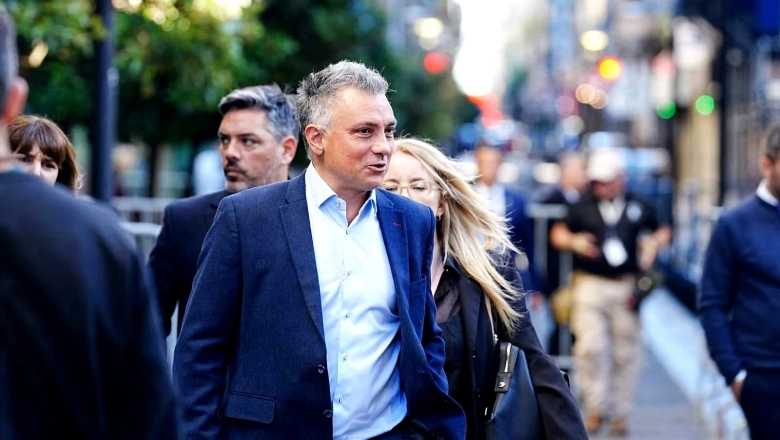 Bajo las órdenes de Pareja, libertarios bonaerenses saltean Concejos y apuran a dos intendentes