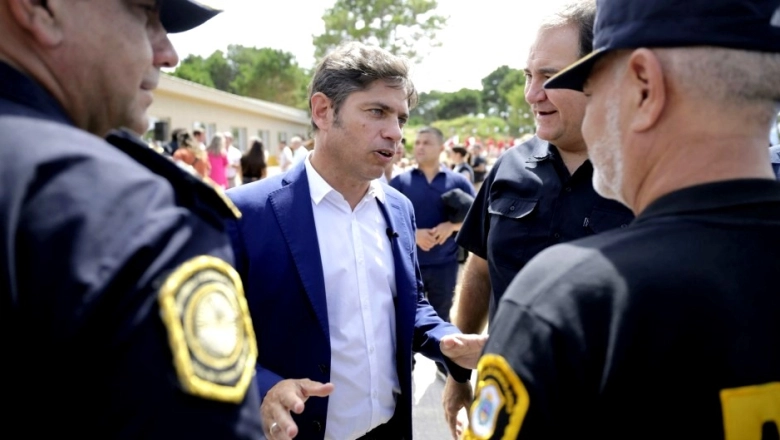 Con demora, el Gobierno de Kicillof oficializó el incremento salarial a policías y penitenciarios