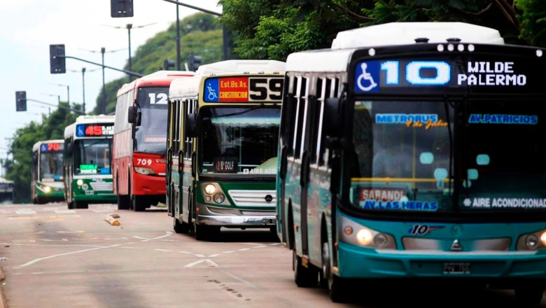Piden una solución a la reducción de la frecuencia de colectivos en el AMBA: “Los usuarios no tienen la culpa”