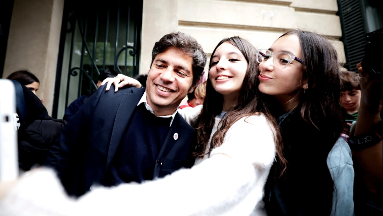 Kicillof visitó el Colegio Nacional de La Plata: trazó un paralelismo entre el Gobierno de Milei y la última dictadura