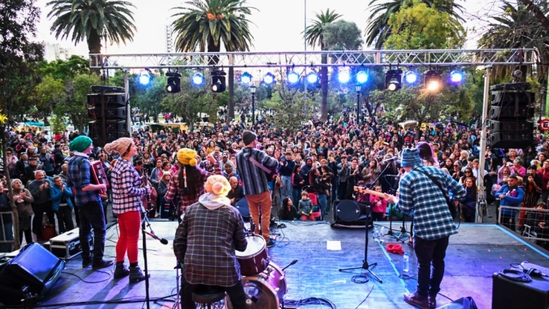Con un mega espectáculo de dos días, Bahía Blanca celebra su 198° aniversario en comunidad