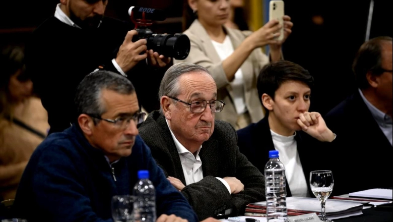 Con la soga al cuello, el Foro de Intendentes radicales presiona a Kicillof por los fondos municipales y la libre disponibilidad