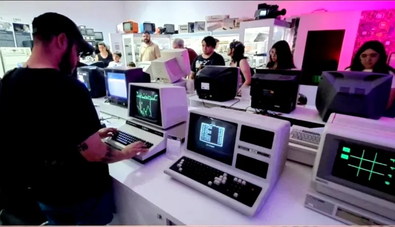 Bahia Blanca: con entrada gratuita, se dio inicio al Vintage Computer Festival en Bahía Hub