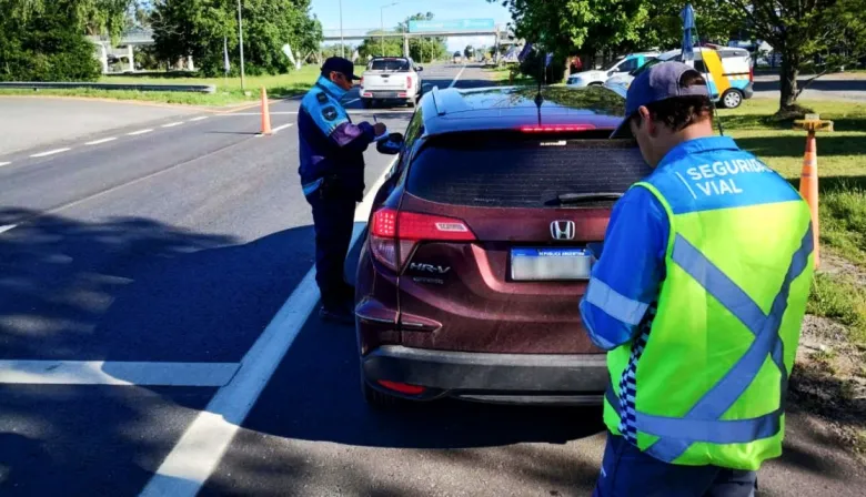 El Observatorio Vial de CECAITRA advierte por la circulación por banquinas, una falta grave que comete la mayoría