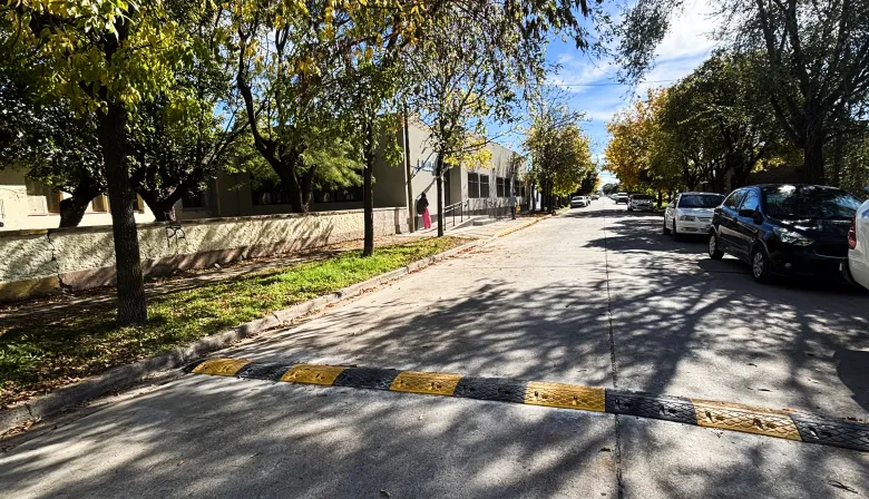 Chaves refuerza la seguridad vial con nuevos reductores de velocidad en varios puntos del distrito